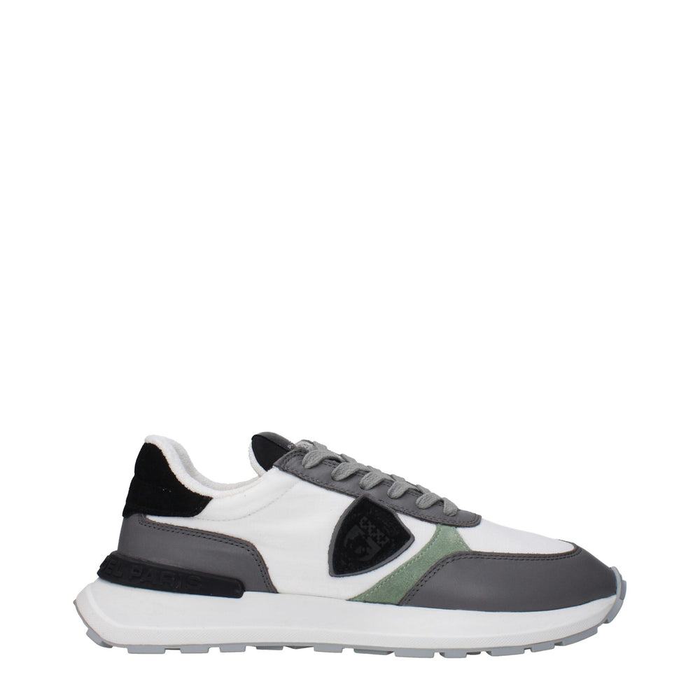 Weiße Stoff-Sneaker mit niedrigem Schaft
