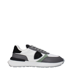 Weiße Stoff-Sneaker mit niedrigem Schaft