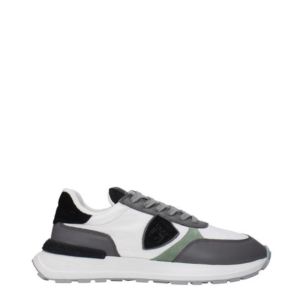 Weiße Stoff-Sneaker mit niedrigem Schaft