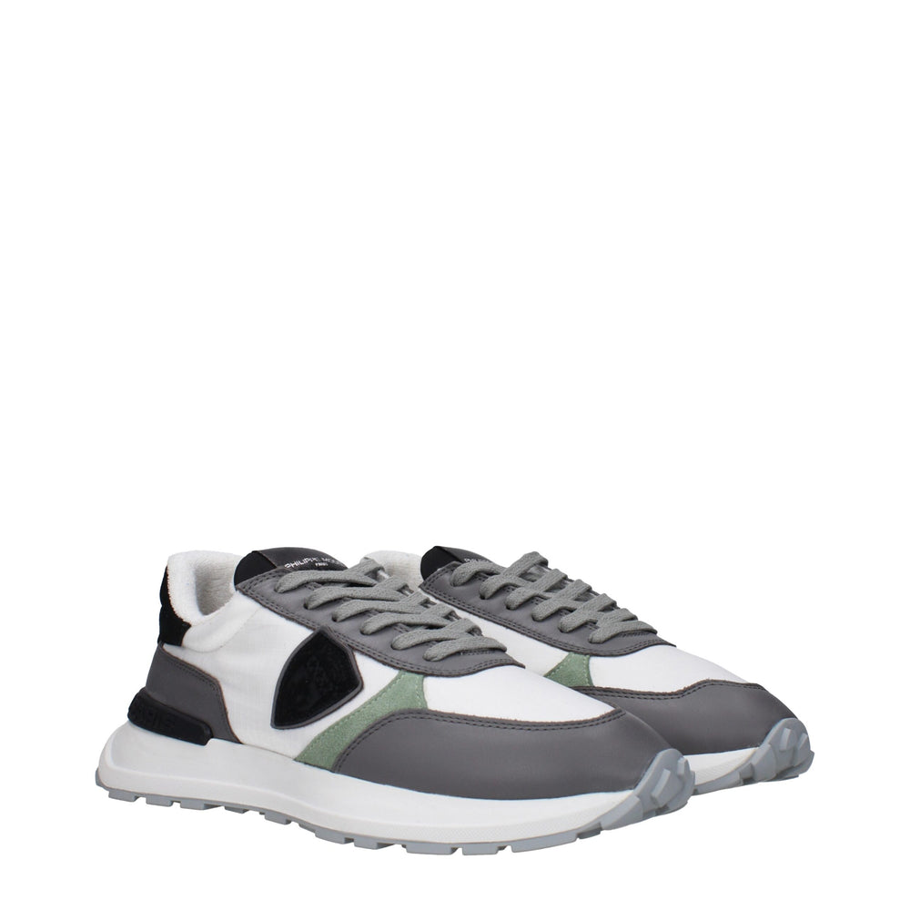 Weiße Stoff-Sneaker mit niedrigem Schaft