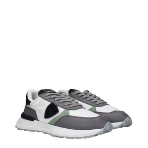 Weiße Stoff-Sneaker mit niedrigem Schaft