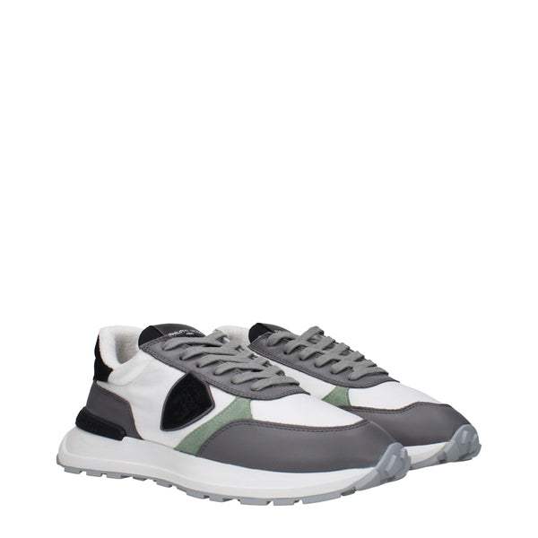 Weiße Stoff-Sneaker mit niedrigem Schaft