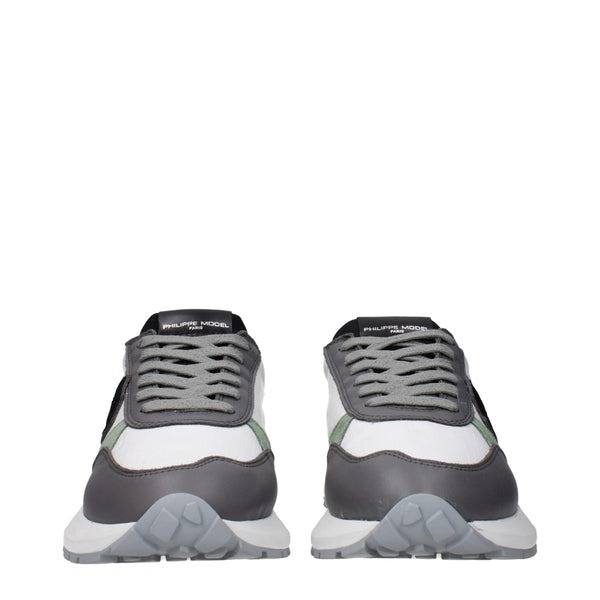 Weißer Stoff Sportliche Turnschuhe