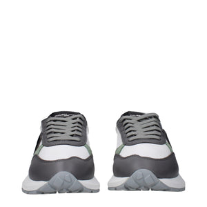 Weiße Stoff-Sneaker mit niedrigem Schaft