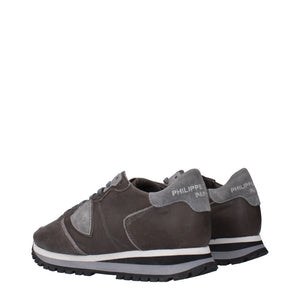 Graue Leder-Sneakers