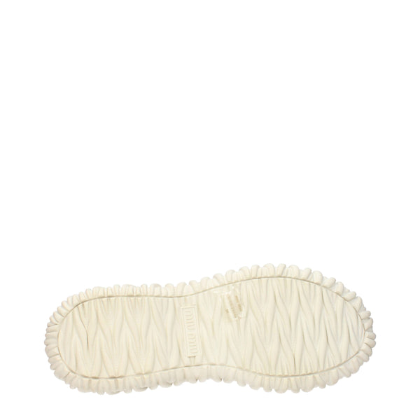 Rosa Stoff-Sneaker mit niedrigem Schaft