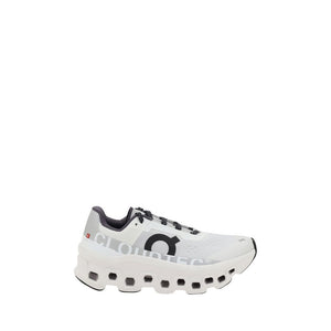 Weiße Polyester-Sportschuhe