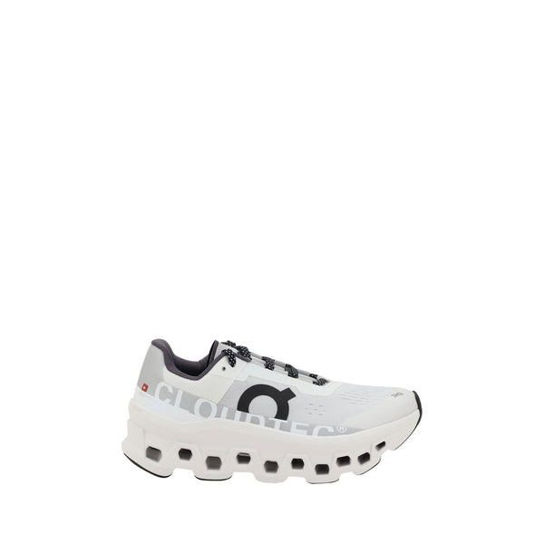 Weiße Polyester-Sportschuhe