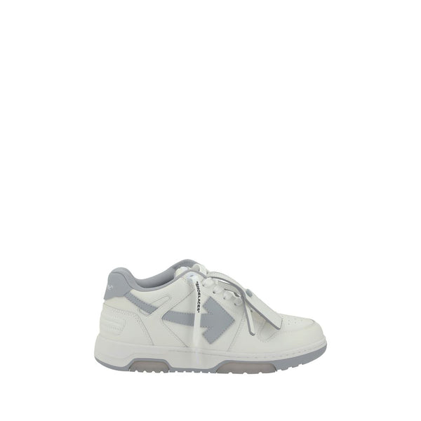 Weiße Gummisneaker im Low-Top-Stil