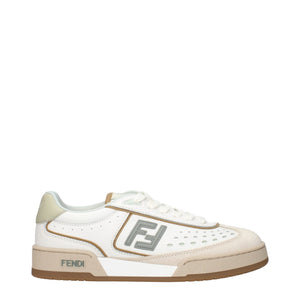 Weiße Sneakers aus Leder
