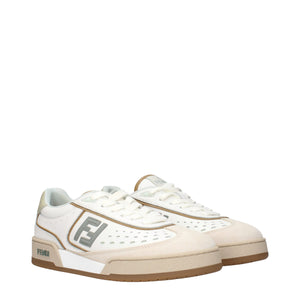 Weiße Sneakers aus Leder