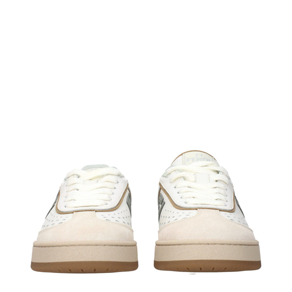 Weiße Sneakers aus Leder