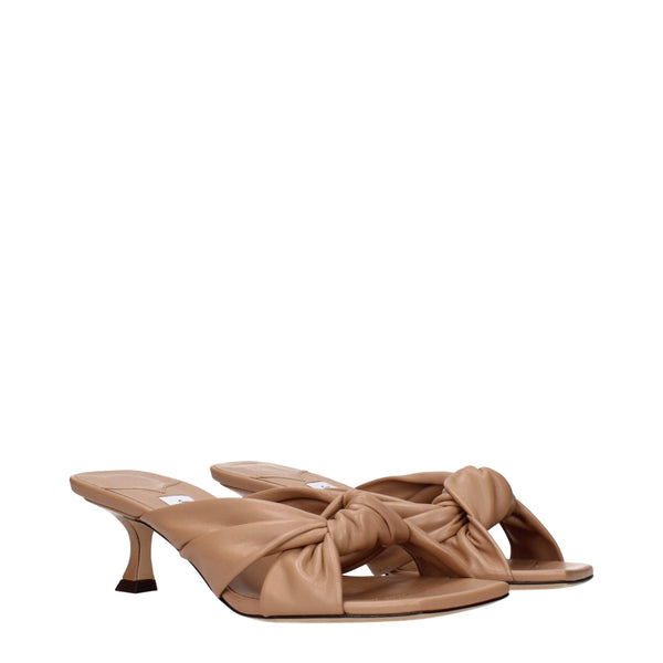 Beigefarbene Ledersandalen