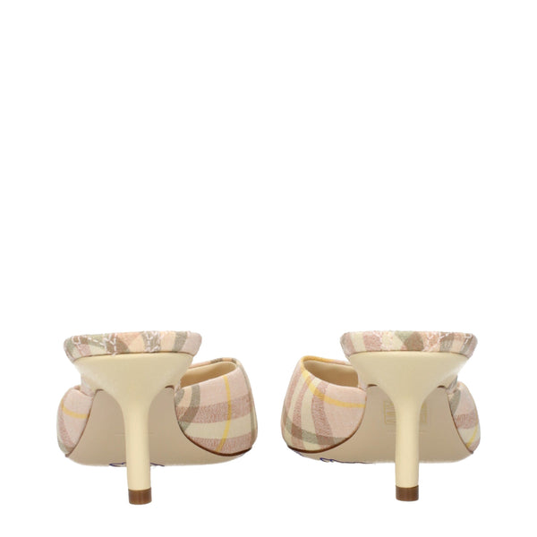 Pinke Stoff-Stilettosandalen