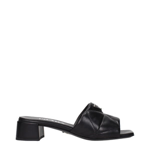 Schwarze Ledersandalen