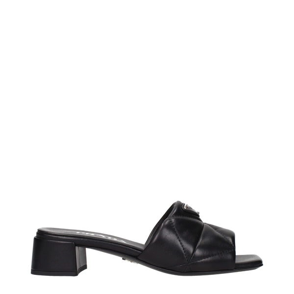 Schwarze Ledersandalen
