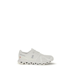 Weiße Sneakers aus recyceltem Polyester