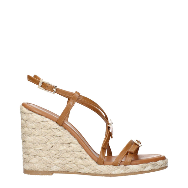Braune Leder-Keilsandalen