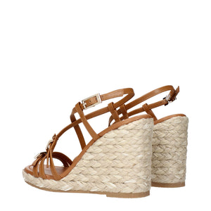 Braune Leder-Keilsandalen