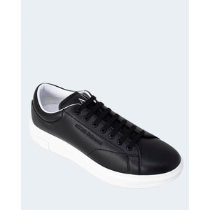 Schwarze Leder-Sneaker mit niedrigem Schaft