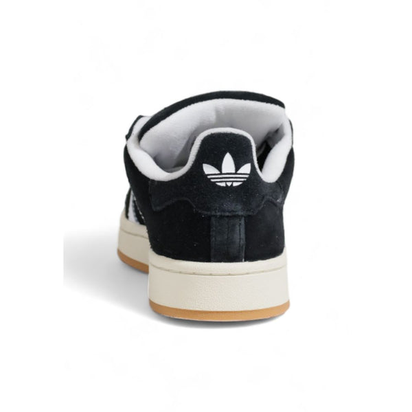 Schwarzer Wildleder Sneaker