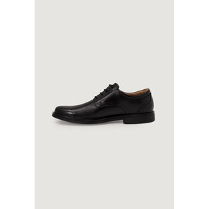 Schwarze Leder-Oxfords und -Derbies