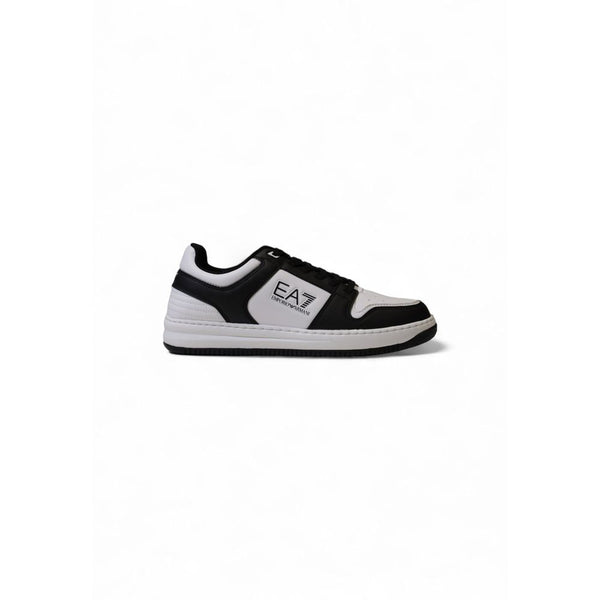 Schwarzer und weißer Polyester-Sneaker