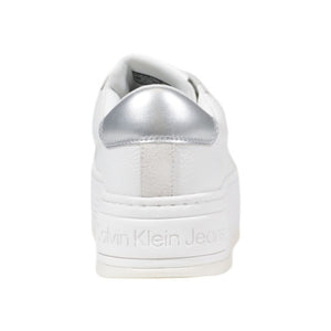 Silberner Leder-Sneaker