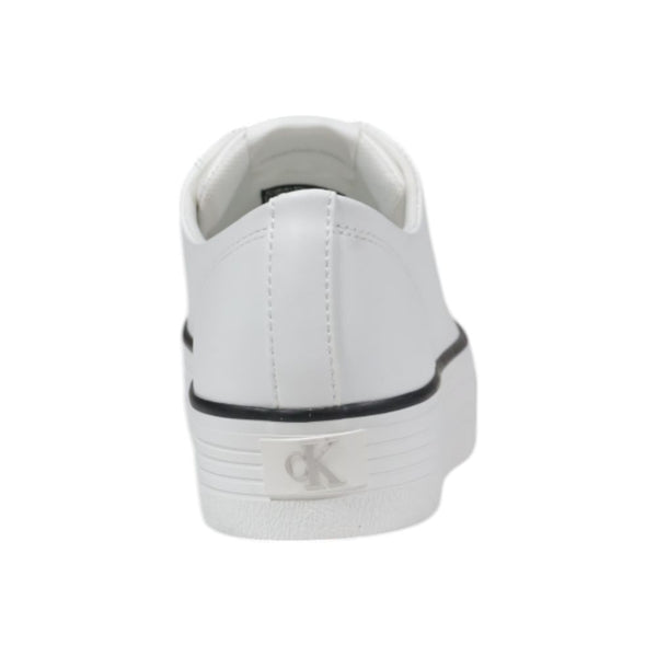 Schwarzer und weißer Leder-Sneaker