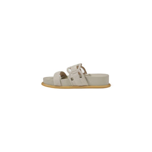 Graue Leder-Sandale