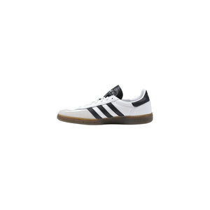 Schwarzer und weißer Leder-Sneaker