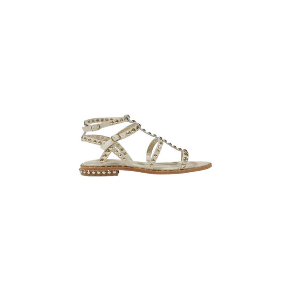 Beigefarbene Leder-Sandalen