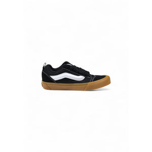 Schwarze Wildleder-Sneaker mit niedrigem Schaft