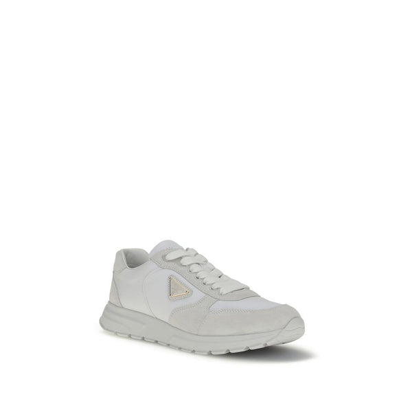 Weiße Sneakers aus recyceltem Polyamid