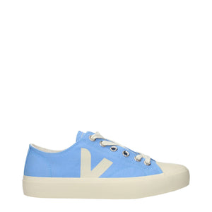 Hellblaue Stoff-Sneaker mit niedrigem Schaft