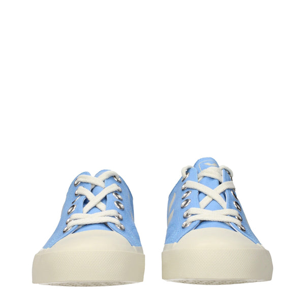 Hellblaue Stoff-Sneaker mit niedrigem Schaft