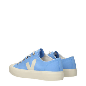 Hellblaue Stoff-Sneaker mit niedrigem Schaft