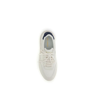 Weiße Leder-Sportschuhe