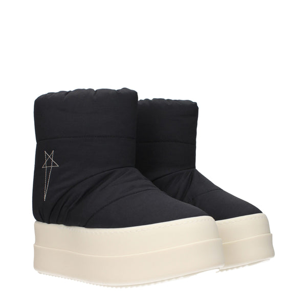 Schwarze Stoffstiefel