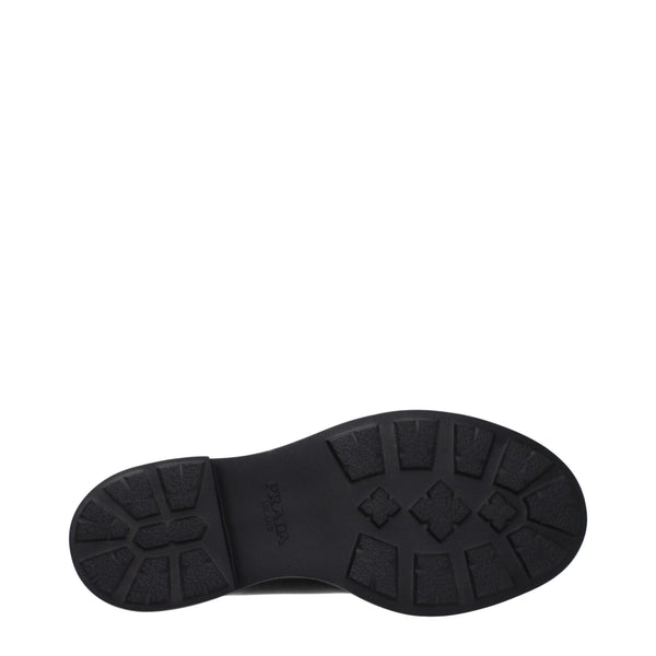 Schwarze Leder Oxfords und Derbies