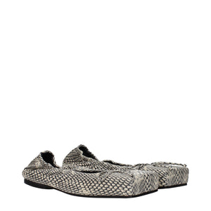 Beigefarbene Leder-Ballett-Flats