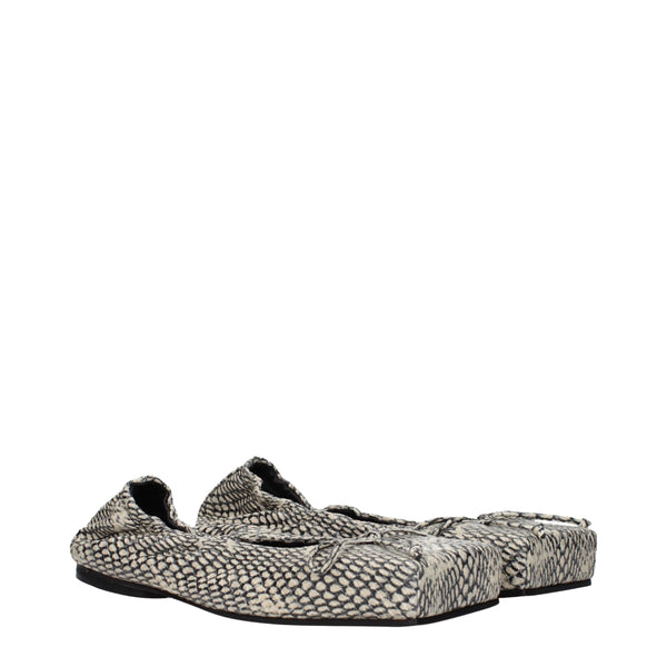Beigefarbene Leder-Ballett-Flats