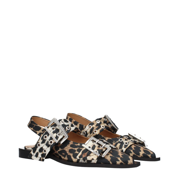 Braune Stoff-Flachsandalen