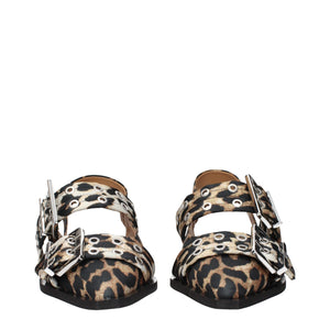 Braune Stoff-Flachsandalen