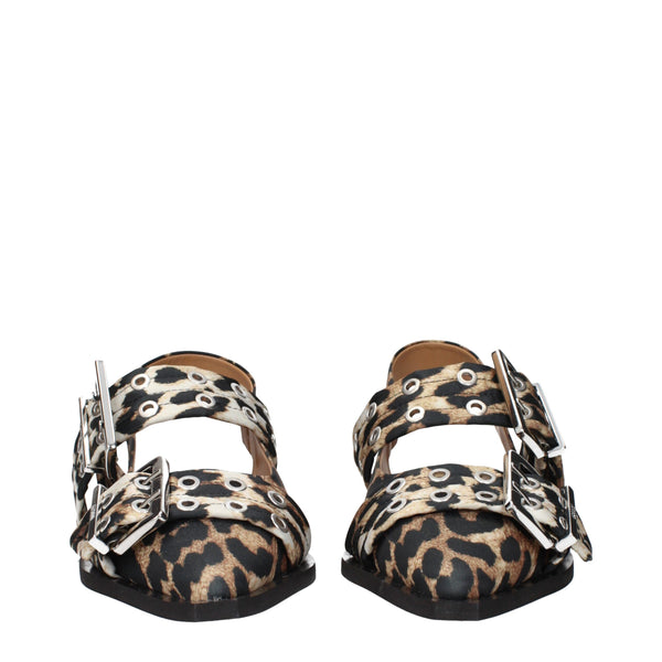 Braune Stoff-Flachsandalen
