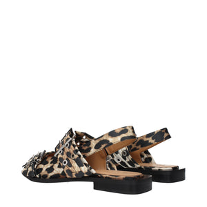 Braune Stoff-Flachsandalen