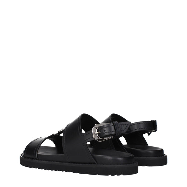 Schwarze Ledersandalen