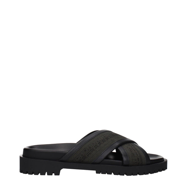 Grüne Stoff-Sandalen