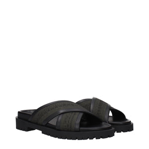 Grüne Stoff-Sandalen