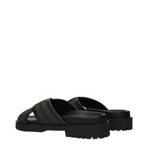 Grüne Stoff-Sandalen